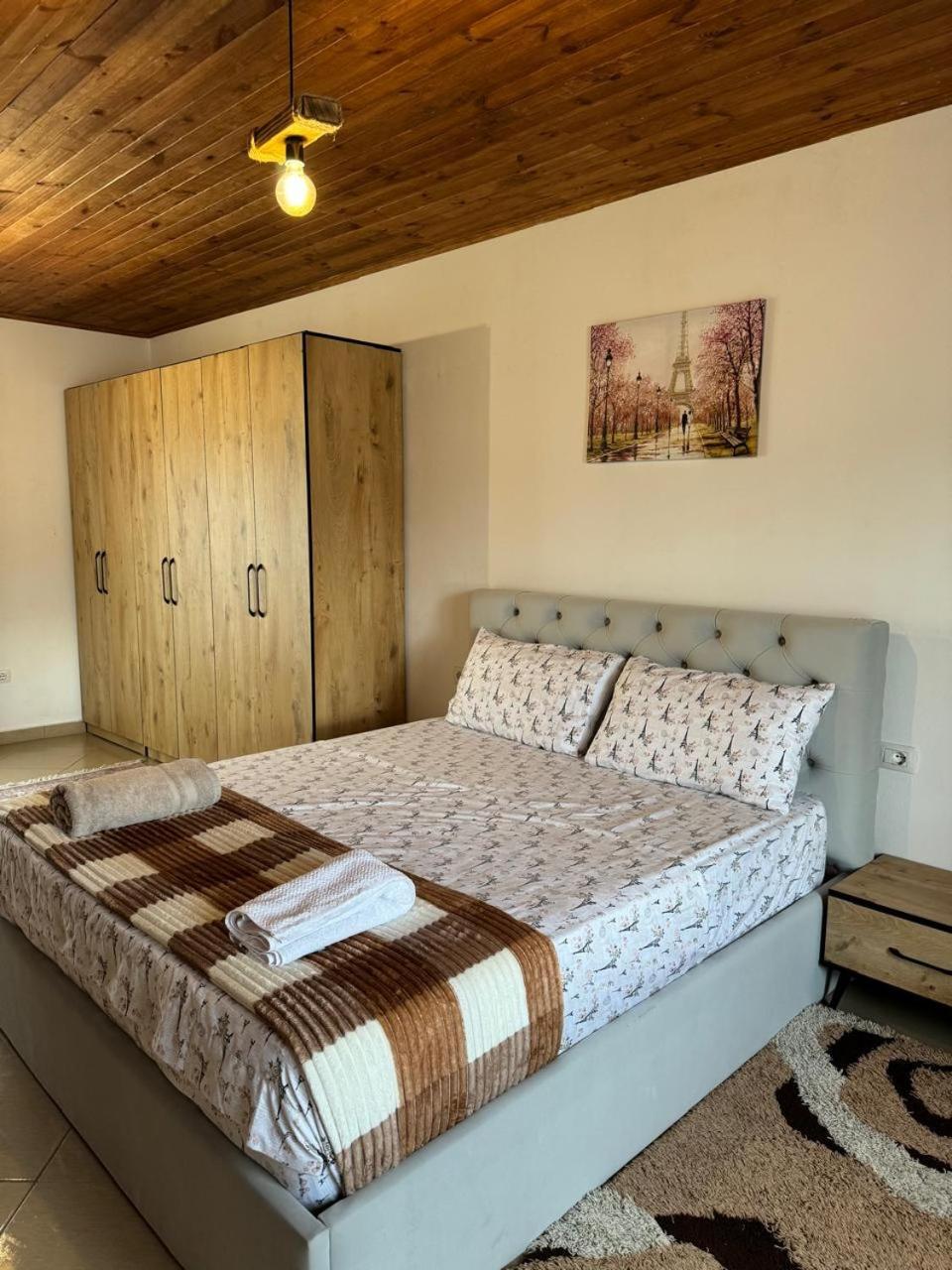 Bed and breakfast Zefi Rrenc Papaj